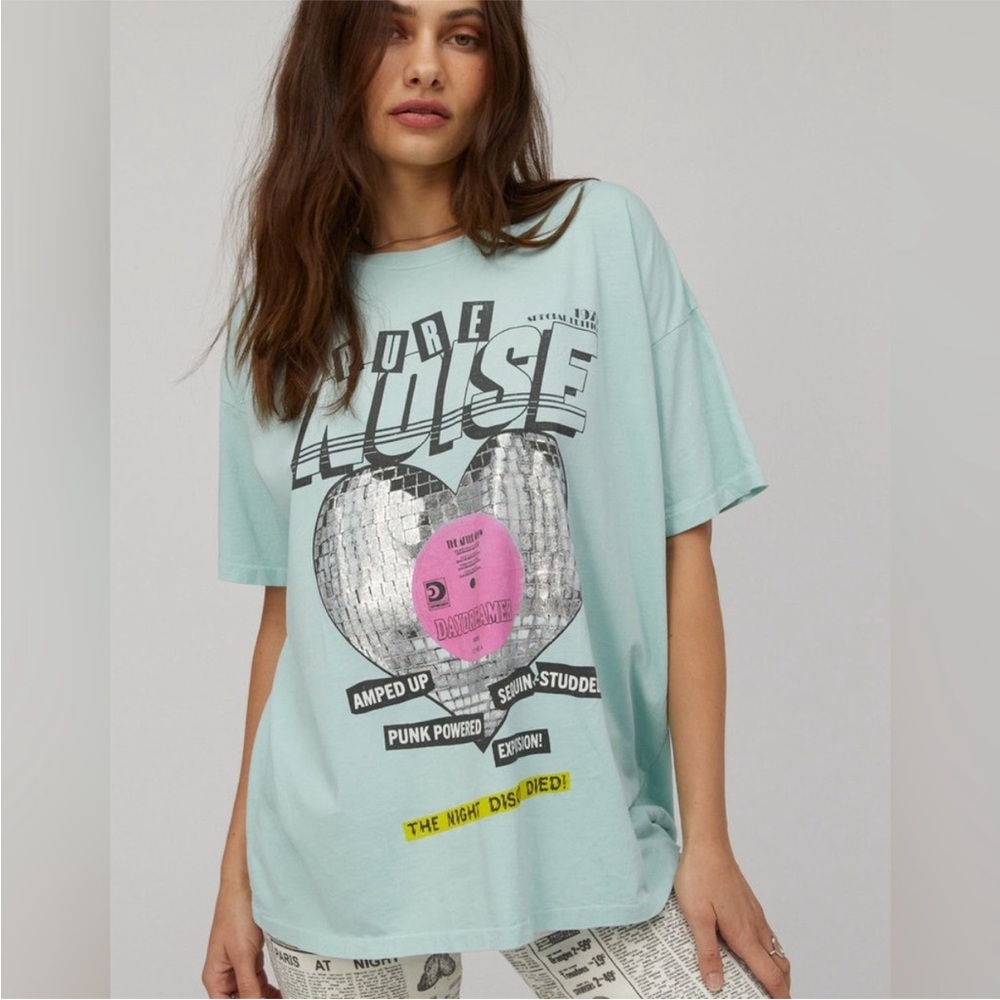 NWT DAYDREAMER Pure Noise Vol 2 Merch Festival Concert Tee Icy Moon